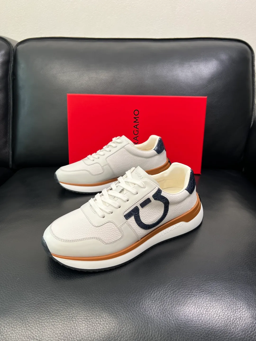 Men's shoes 💰840 Ferragamo High-quality top crafts Ferragamo counters sell original factory configuration at the same time, imported original cowhide from Italy, imported water-dyed cow lining, soles: original factory special original soles are super comfortable, original factory and single goods, welcome to compare at the same time at the counter, code number 38-44 (customized 45 46)